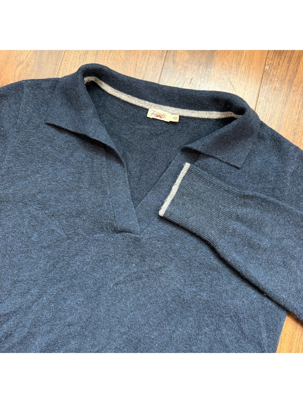 Faherty V-Neck Open Collar Polo Sweater Mens M Navy Blue Knit Pullover